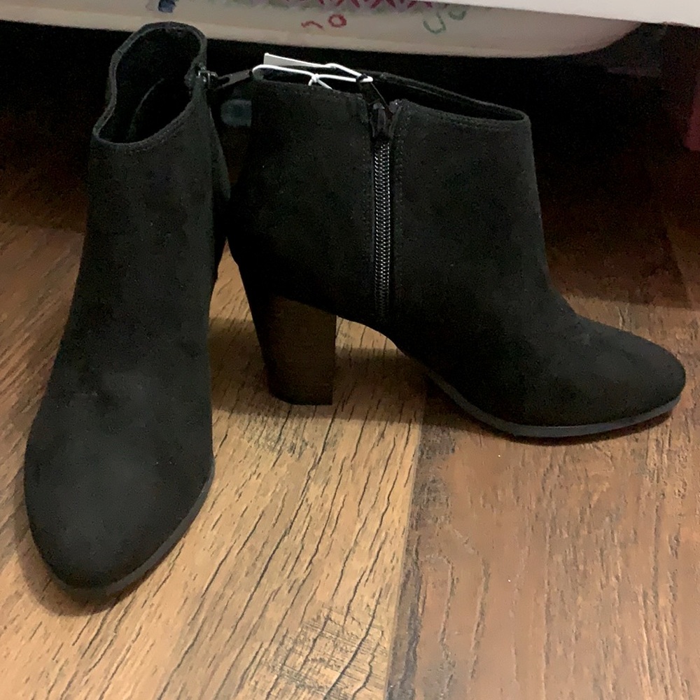 Old navy water and stain repellant boots 6